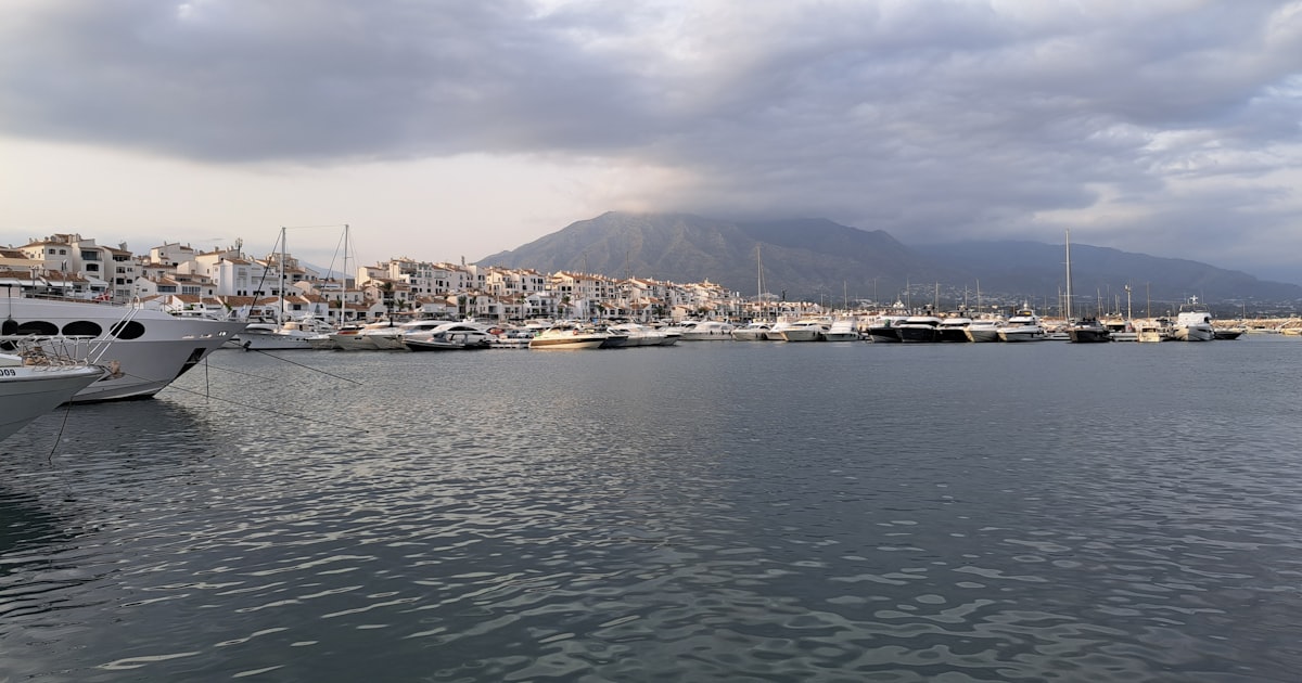 Puerto Banús — puerto deportivo de Marbella con yates